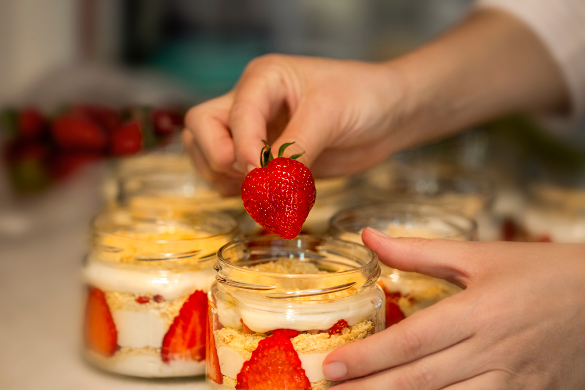 Mousse-Dessert making